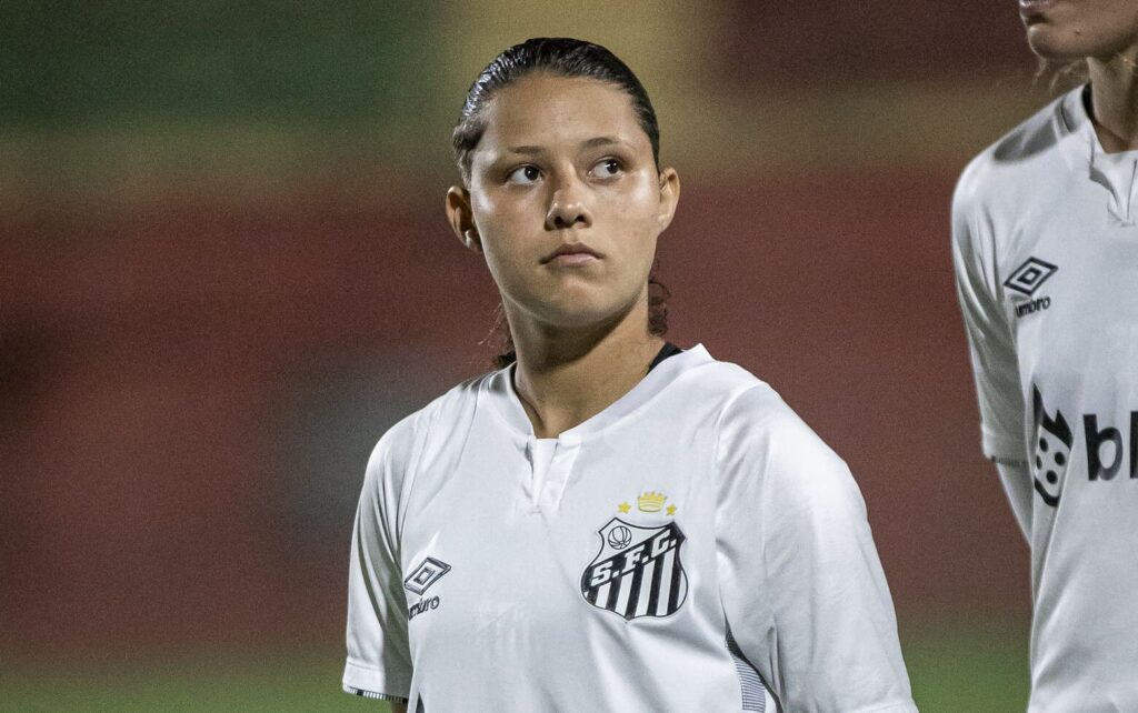 Evelin Bonifácio vai defender a Seleção Brasileira (Foto: Bruno Vaz / Santos FC)