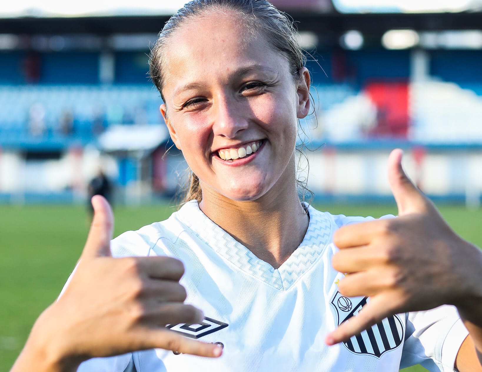 Barbara Cuzzuol fez primeiro jogo no profissional (Foto: Reinaldo Campos/ Santos FC)