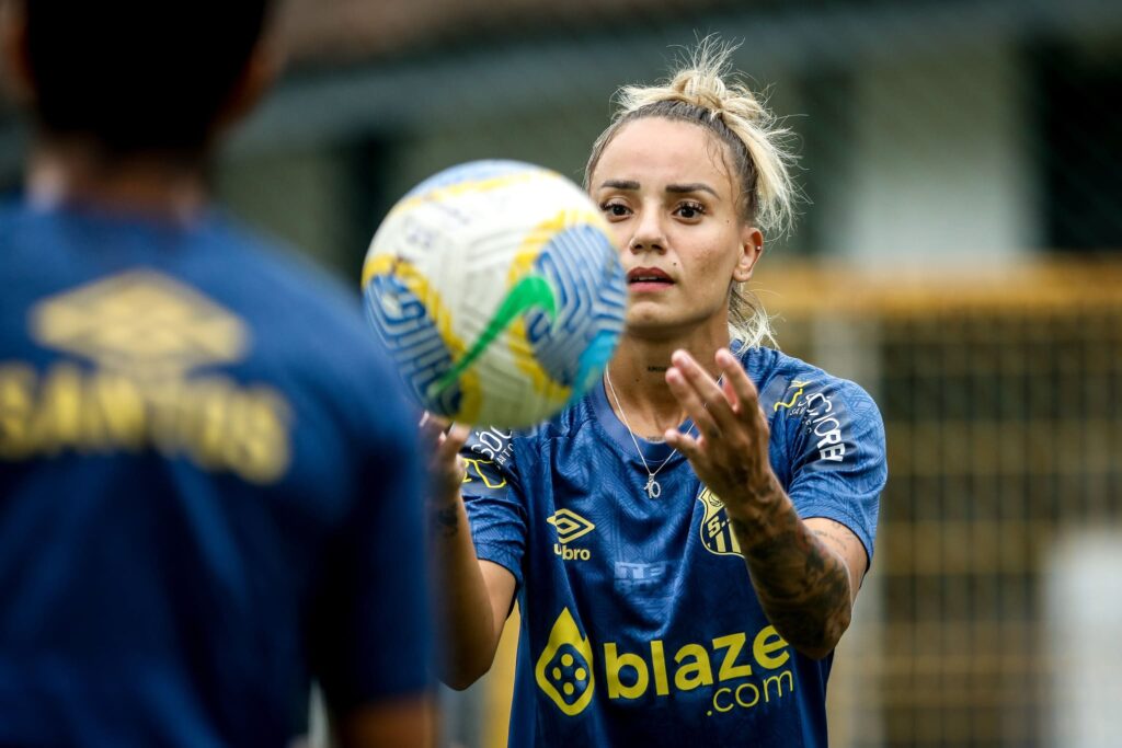 Thaisinha ainda é dúvida contra a Ferroviária (Foto: Reinaldo Campos/ Santos FC)