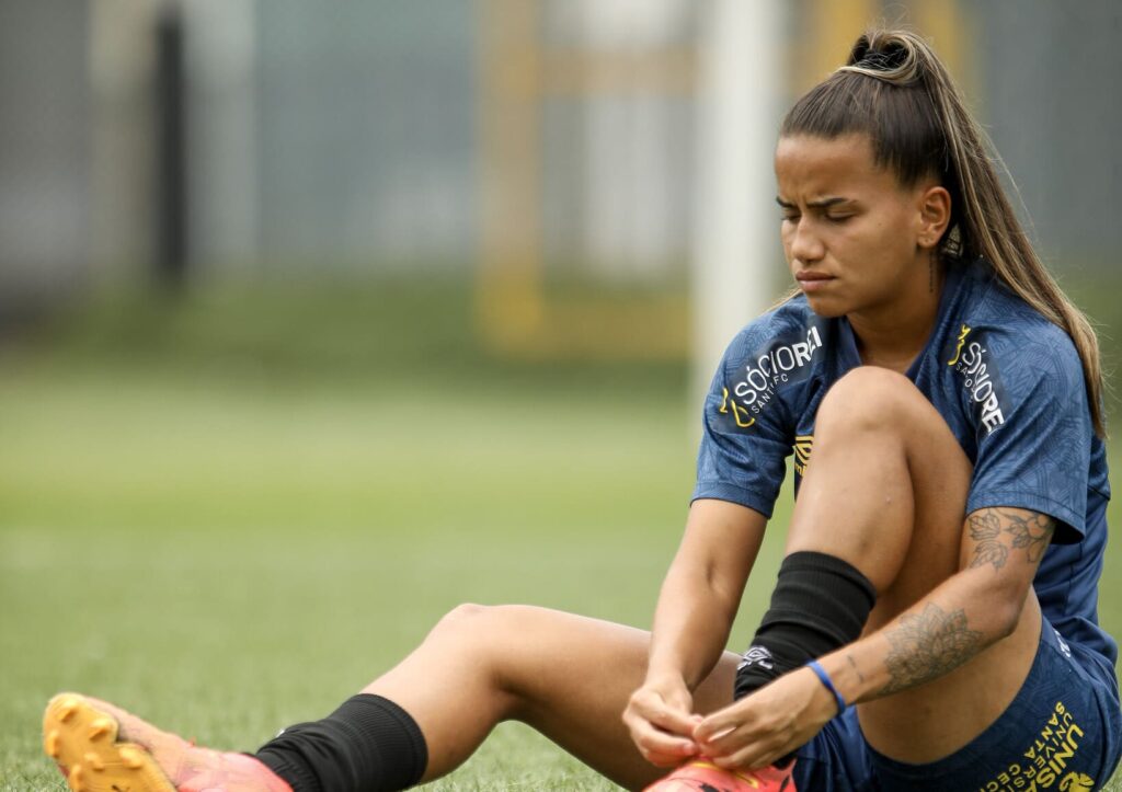 Ana Barboza sofreu a lesão no dia 20 de maio (Foto: Reinaldo Campos/ Santos FC)