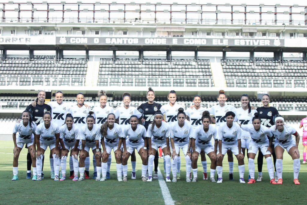 Ágatha Basilio ficou no banco contra o Minas Brasília (Foto: Reinaldo Campos/ Santos FC)