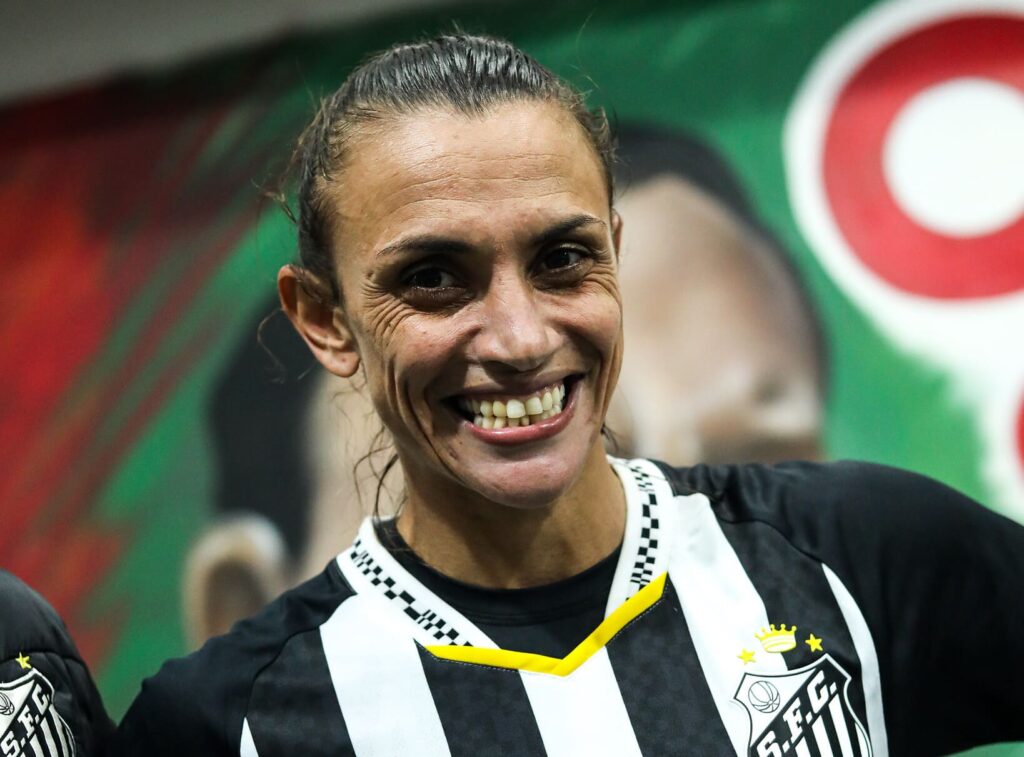 Ana Alice destaca união do grupo na busca pelo acesso (Foto: Divulgação/Santos FC)
