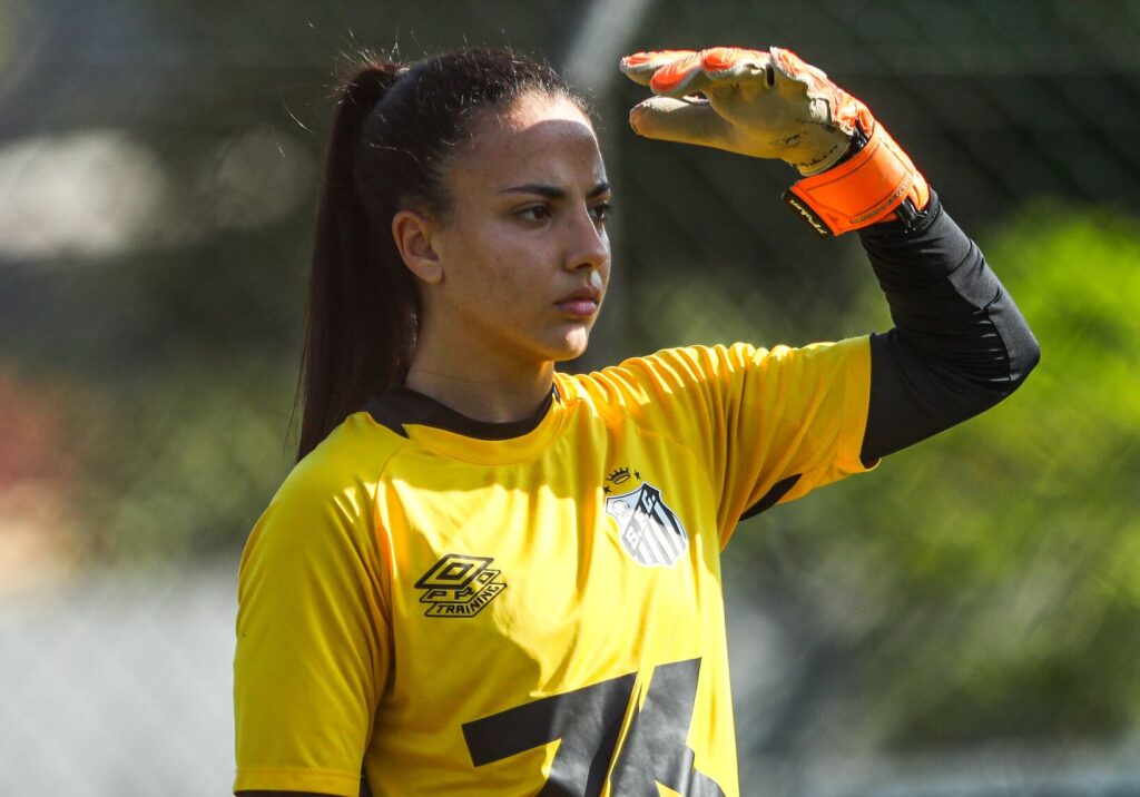 Ágatha Basilio durante treino do Santos (Foto: Reinaldo Campos/ Santos FC)