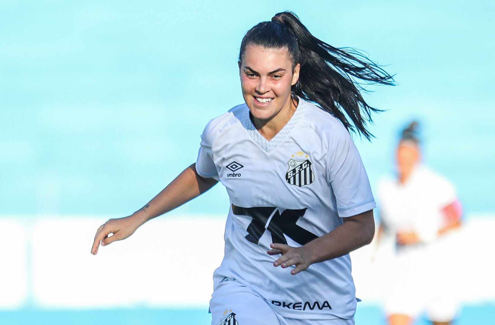 Julia voltou a ser titular no Santos (Foto: Reinaldo Campos/ Santos FC)