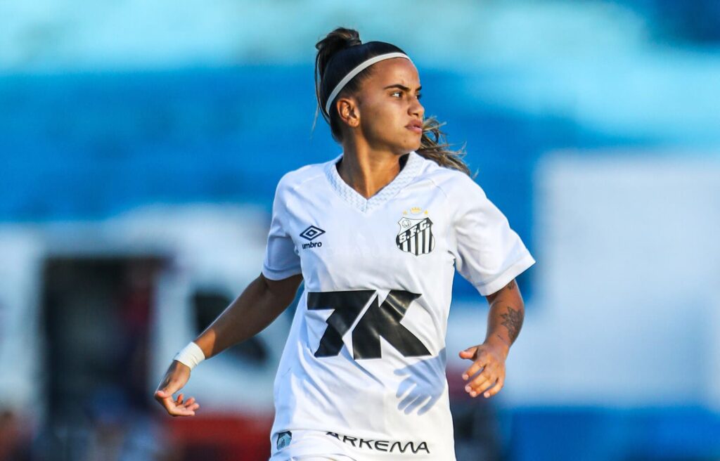 Ana Barboza subiu ao profissional neste ano (Foto: Reinaldo Campos/ Santos FC)