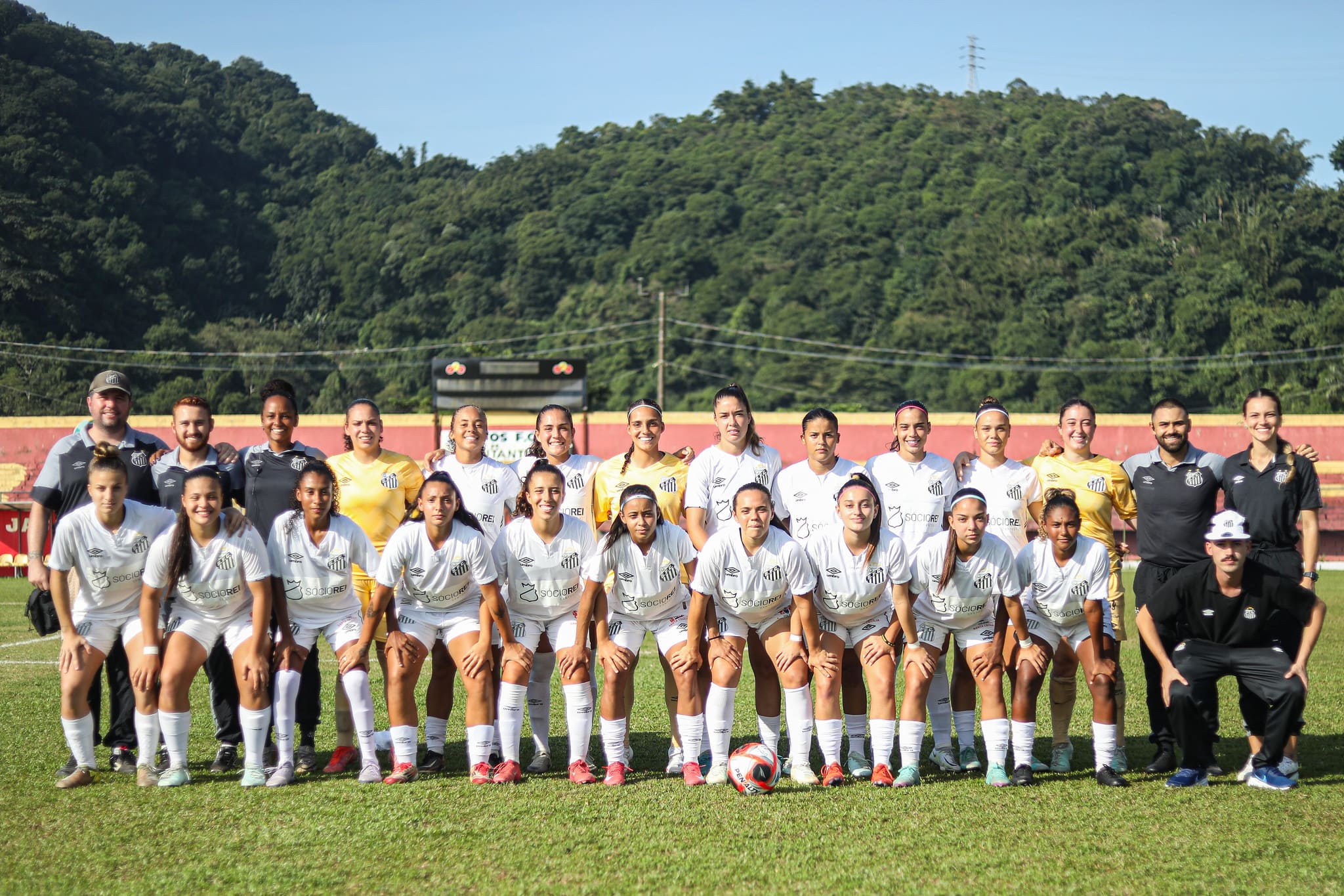 Sereinhas terão aulas de inglês no clube (Foto: Reinaldo Campos/ Santos FC)