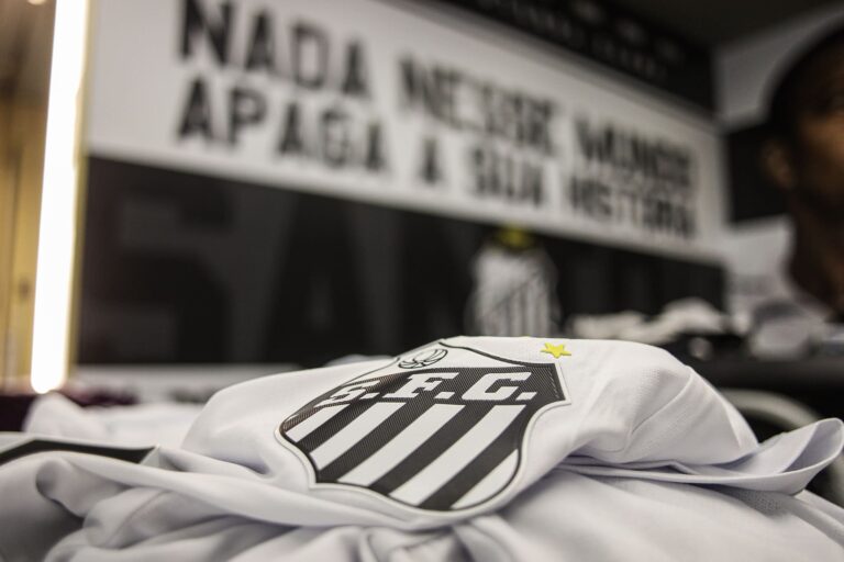 Santos e ACNUR promovem visibilidade à causa dos refugiados no futebol (Foto: Reinaldo Campos/ Santos FC)