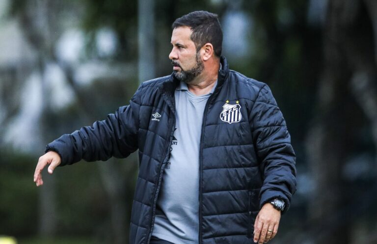 Caio Couto marcou presença no lançamento (Foto: Reinaldo Campos/ Santos FC)