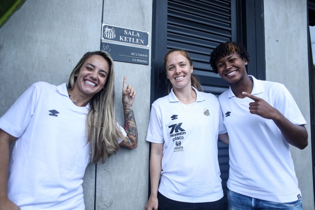 Thaisinha, Ketlen e Sara Letícia (Foto: Reinaldo Campos/ Santos FC)