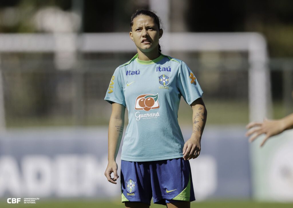 Evelin já está com a Seleção Brasileira (Foto: @rafaelribeirorio I CBF)