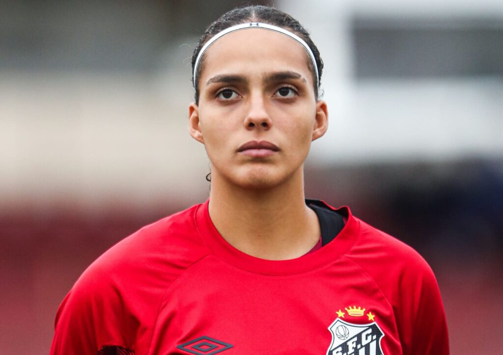 Goleira Giullia falou sobre bom momento na temporada (Foto: Reinaldo Campos/ Santos FC)
