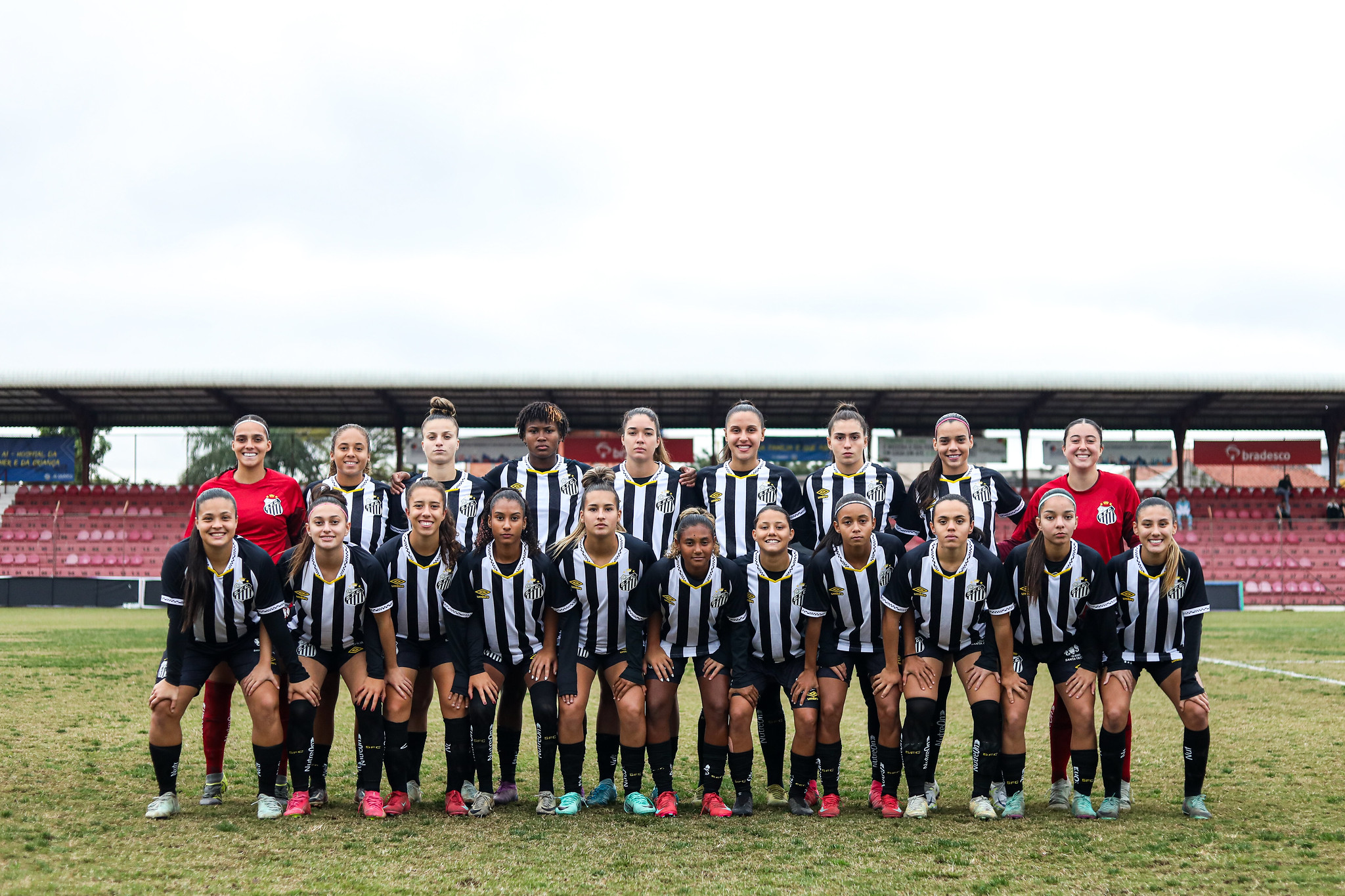 Sereinhas enfrentam o Corinthians (Foto: Reinaldo Campos/ Santos FC)