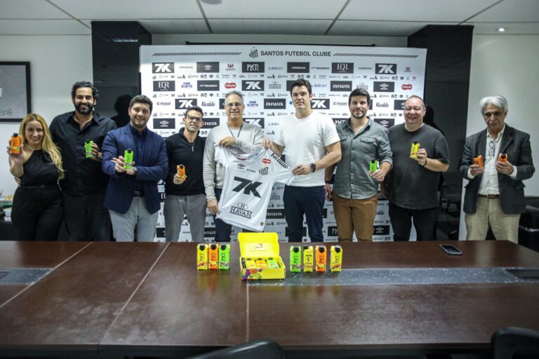 Pley by Ney é a nova patrocinadora do Santos (Foto: Reinaldo Campos/Santos FC)