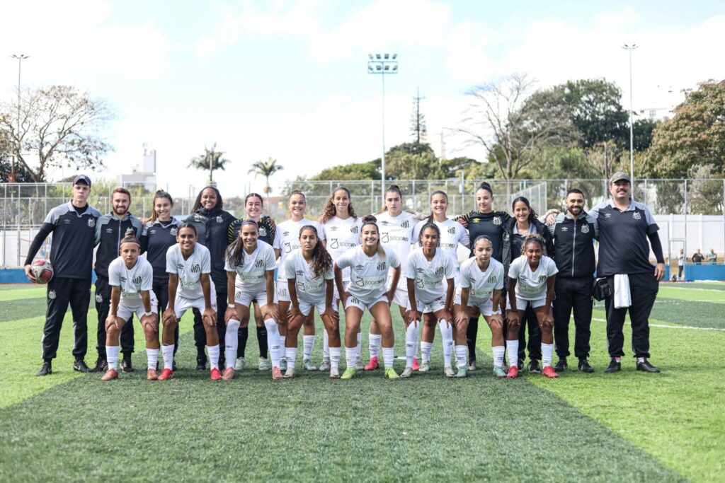 Sereinhas da Vila na disputa da final contra o Água (Foto: Reinaldo Campos/ Santos FC)Santa/Diadema no Estádio Almerindo Protti, em São Bernardo do Campo