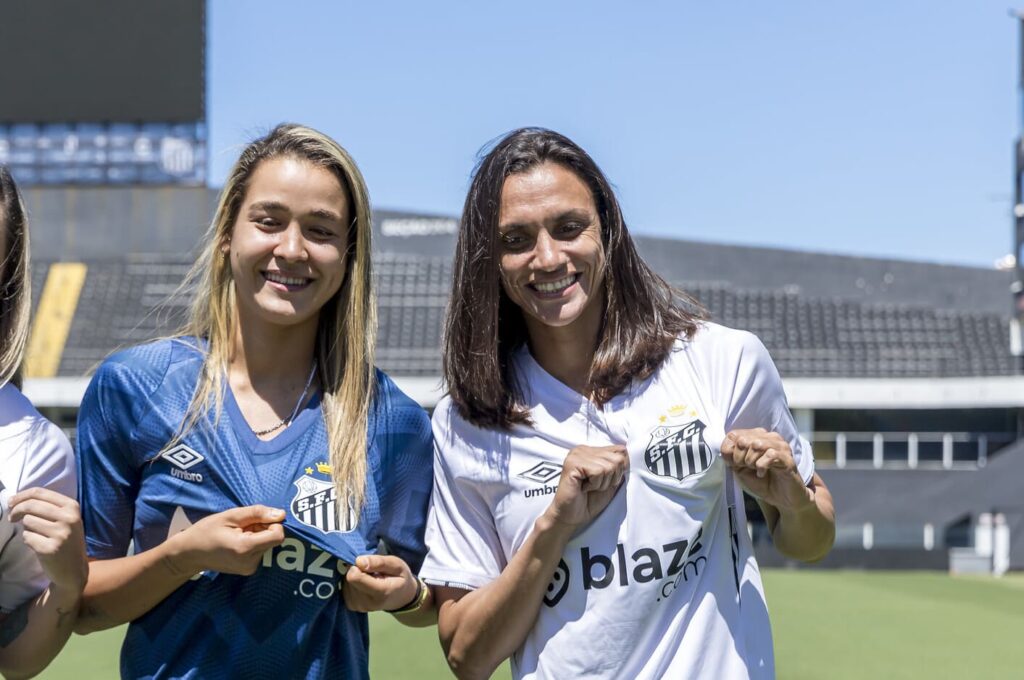 Stefane e Ana Alice estão com novos contratos (Foto: Bruno Vaz / Santos FC)
