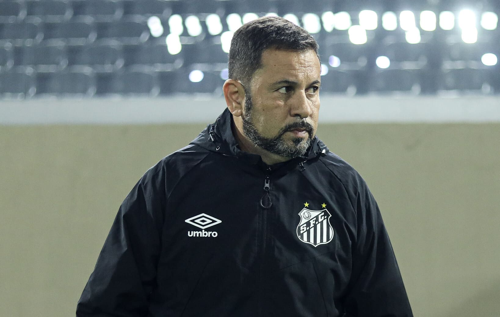 Caio Couto comemorou vitória fora de casa (Foto: Reinaldo Campos/ Santos FC)