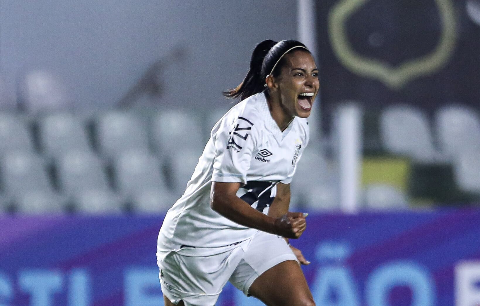 Suzane Pires abriu o placar para o Santos (Foto: Reinaldo Campos/ Santos FC)