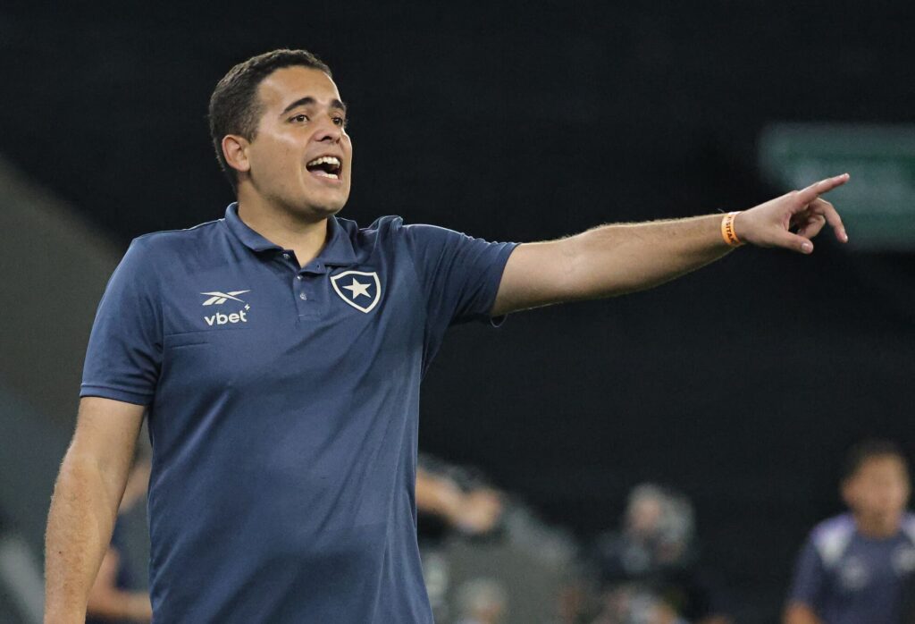 Léo Goulart falou sobre a decisão contra o Santos (Foto: Arthur Barreto/Botafogo)