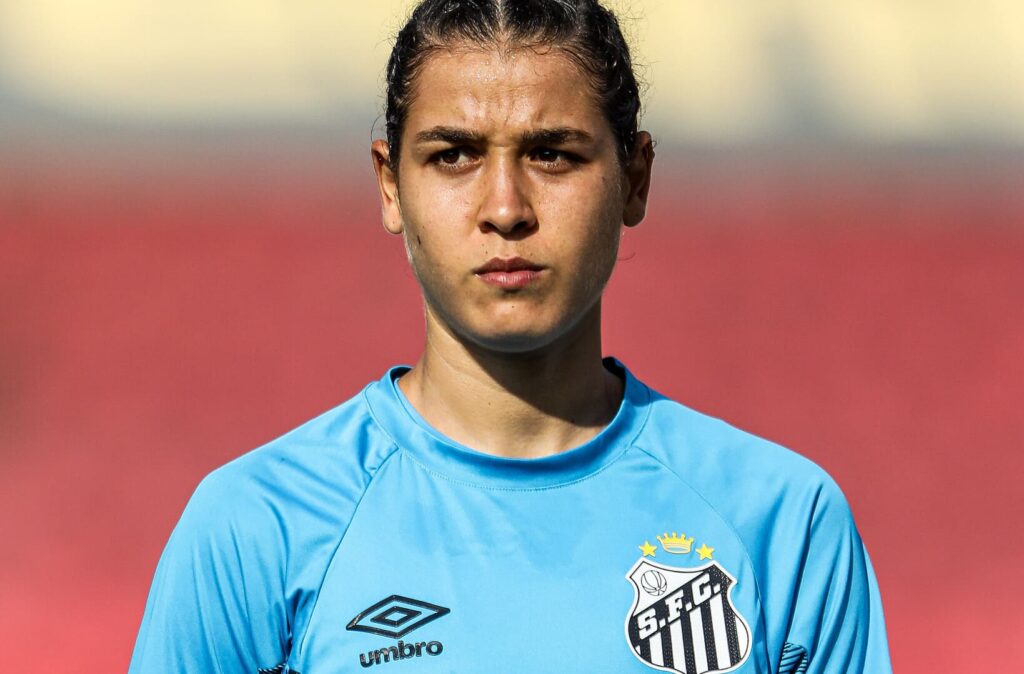 Stefane sofreu lesão no dedo (Foto: Reinaldo Campos/ Santos FC)