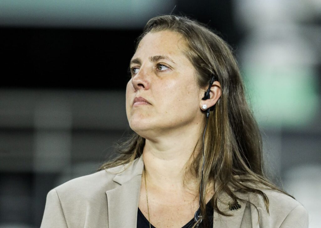 Thais Picarte, coordenadora de futebol feminino do Santos (Foto: Reinaldo Campos/ Santos FC)