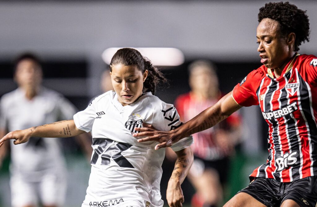 Evelin fez sua estreia pelo profissional do Santos (Foto: Raul Baretta/ Santos FC)