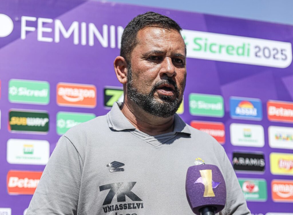 Caio Couto destacou atuação do Santos no clássico (Foto: Reinaldo Campos/ Santos FC)