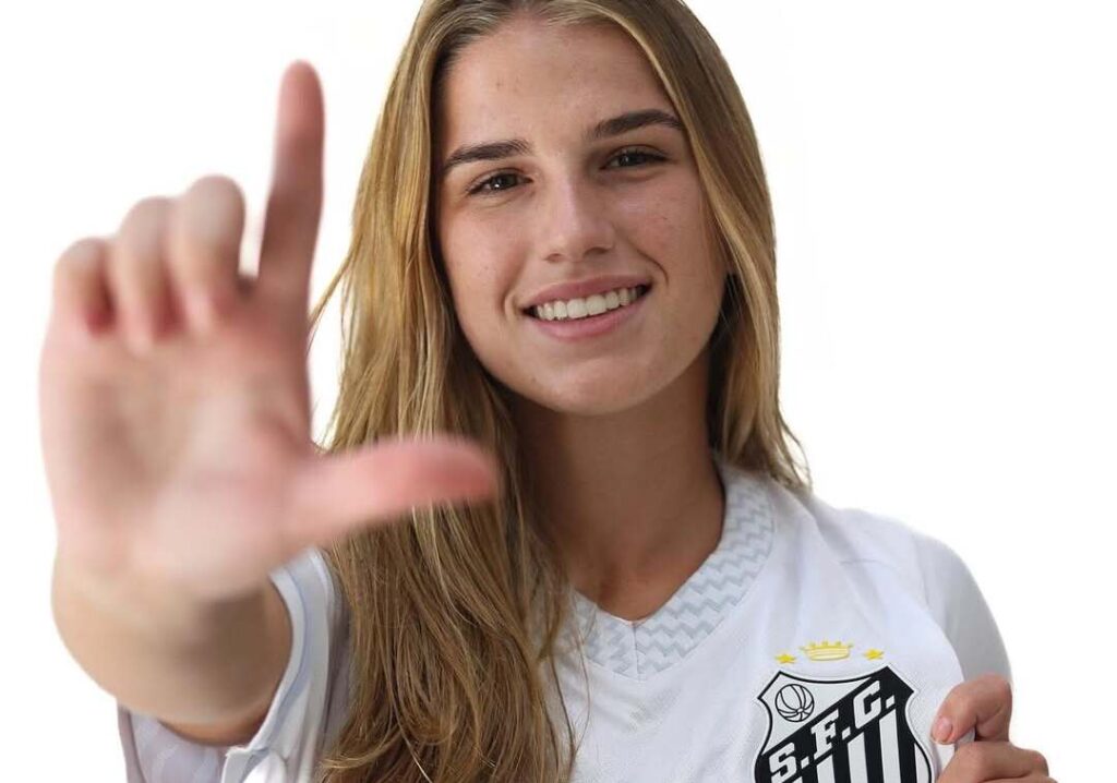 Adrielly fez sua estreia pelo Santos (Foto: Reinaldo Campos/ Santos FC)