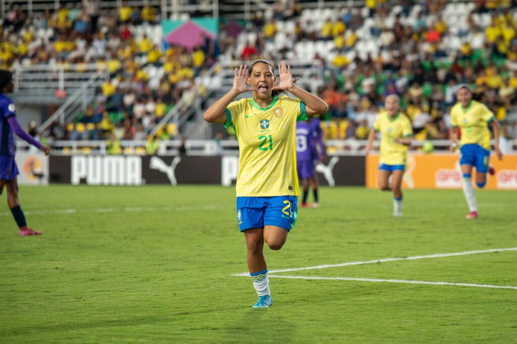 Evelin foi artilheira do Sul-Americano da categoria (Foto: Nelson Terme / CBF)