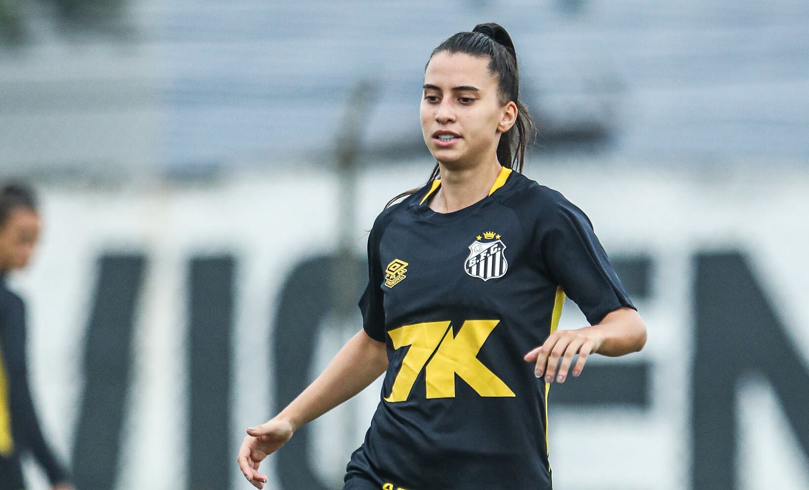 Giulia Giovana vai desfalcar o Santos (Foto: Reinaldo Campos/ Santos FC)