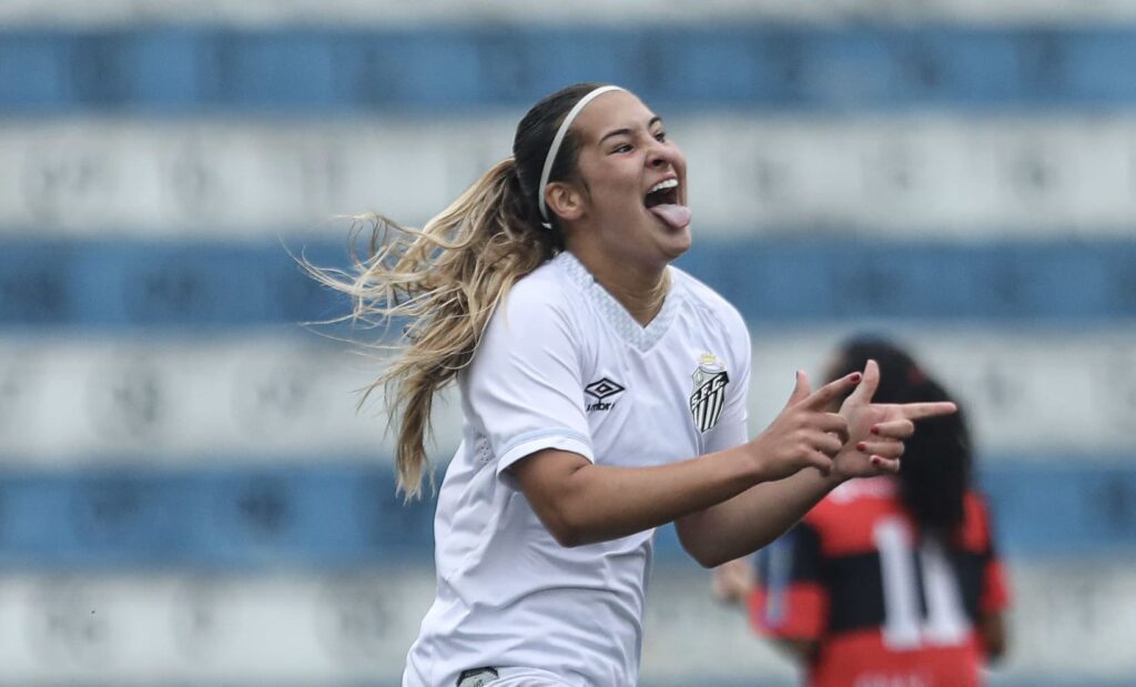 Karem marcou um dos gols da vitória do Santos (Foto: Reinaldo Campos/ Santos FC)