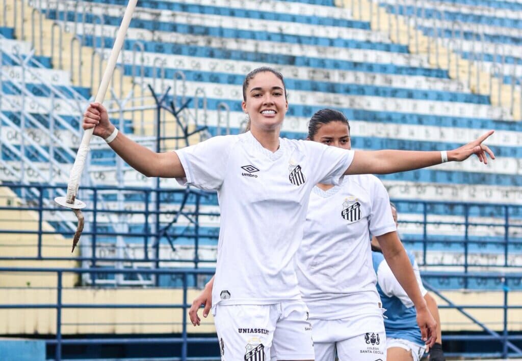 Isa Viana marcou um dos gols da vitória do Santos (Foto: Reinaldo Campos/ Santos FC)