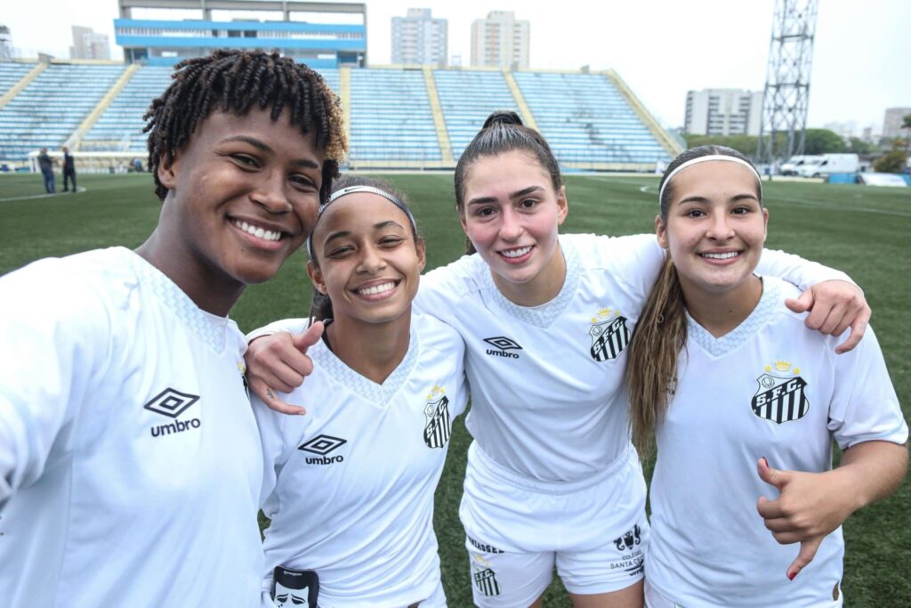 Sereinhas vão enfrentar o São Paulo (Foto: Reinaldo Campos/ Santos FC)