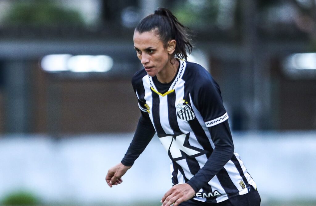 Ana Alice segue internada Núcleo Hospitalar de Barueri (Foto: Reinaldo Campos/ Santos FC)