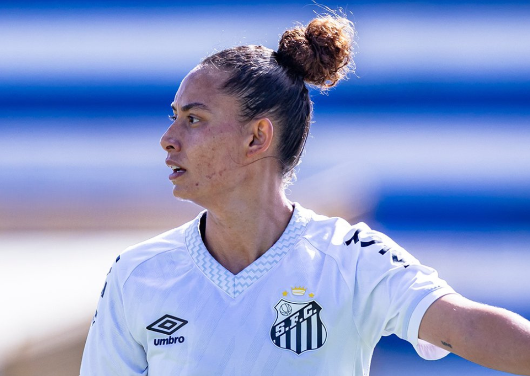 Carol Baiana vive bom momento no Santos (Foto: Rafael Assunção/Agência Paulistão)