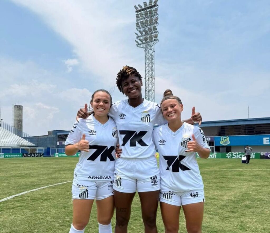 Gadoti, Sara e Luiza Maria fizeram suas estreias pelo Santos (Foto: Reprodução)