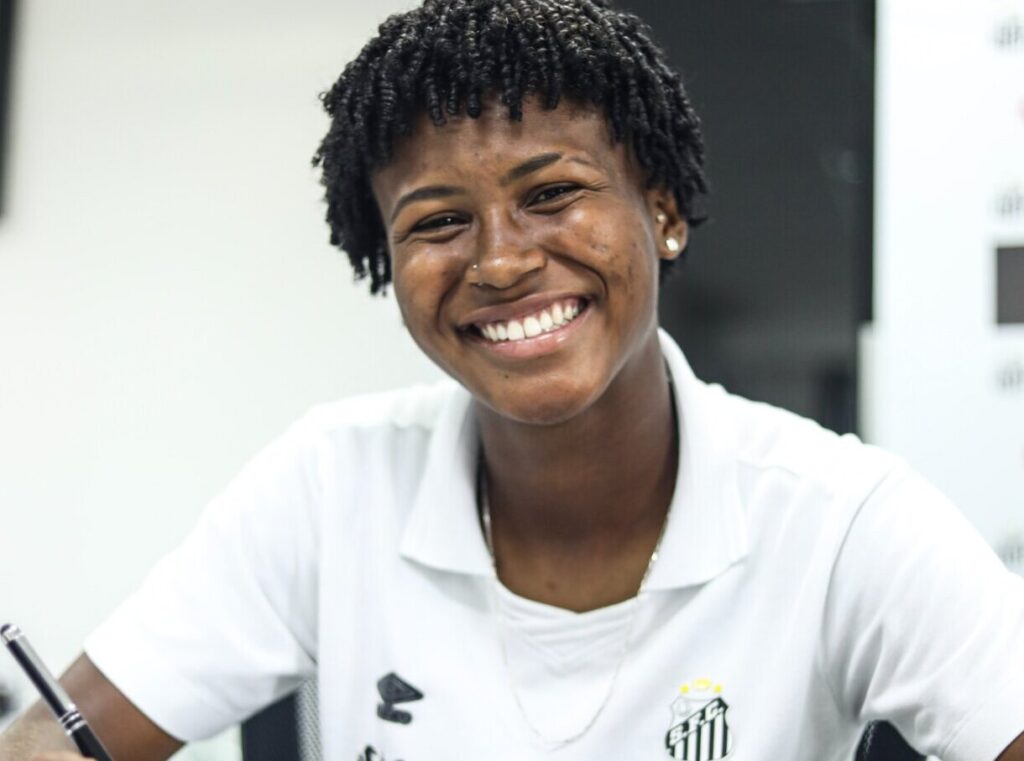 Sara acertou renovação com o Santos (Foto: Reinaldo Campos/Santos FC)