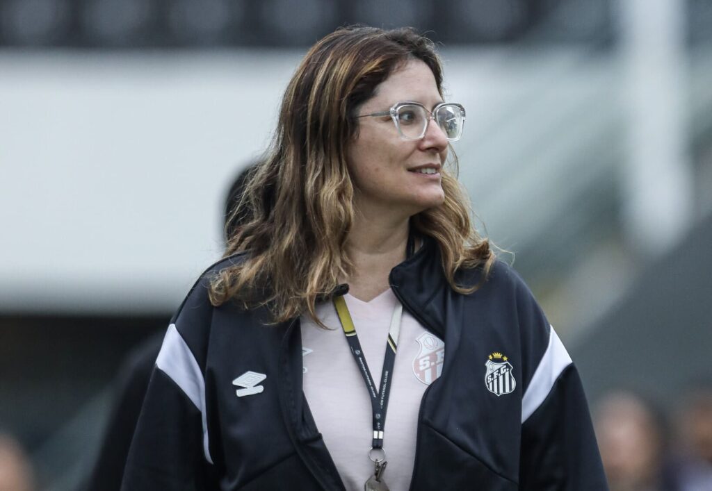Isabel Luchesi foi a vencedora do prêmio (Foto: Reinaldo Campos/Santos FC)