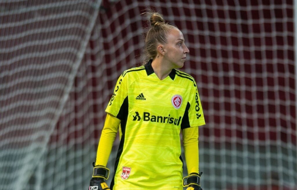 Mayara é contratação para o gol santista (Foto: Reprodução)