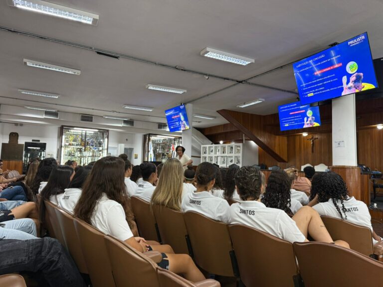 O encontro foi conduzido por Simone Xavier de Paula e Silva e Patrícia Carla de Oliveira (Foto: Divulgação)