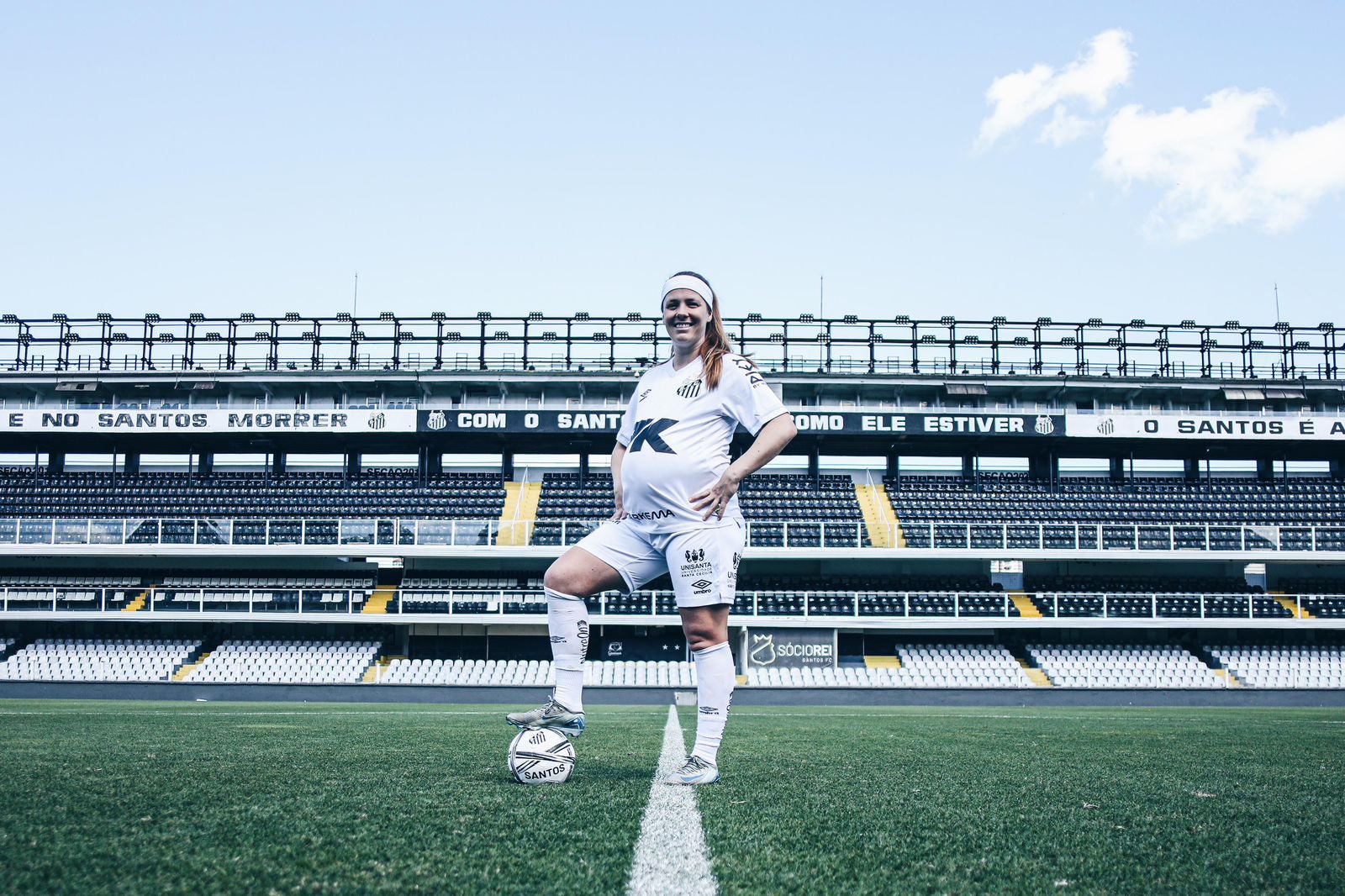 Ketlen recebeu apoio especial durante gravidez (Foto: Reinaldo Campos/Santos FC)