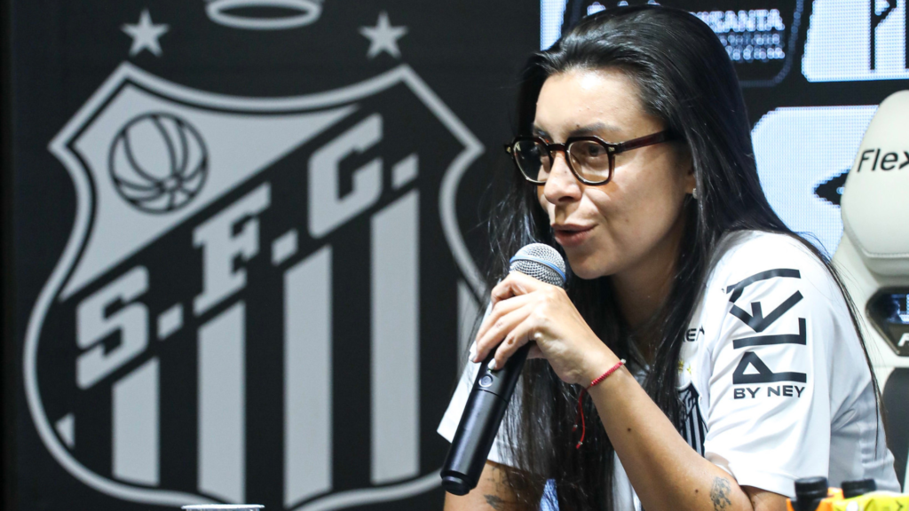 Yoreli Ricón é mais um reforço para as Sereias (Foto: Reinaldo Campos/Santos F.C.)