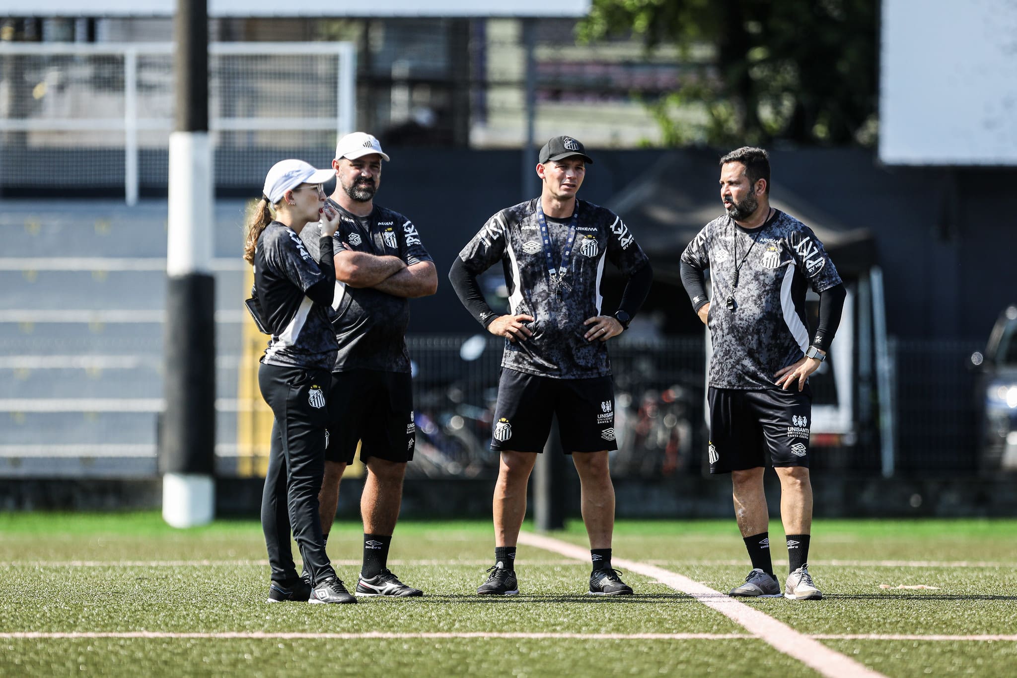 Caio Couto definiu os nomes da equipe para enfrentar o Grêmio (Foto: Reinaldo Campos/Santos FC)
