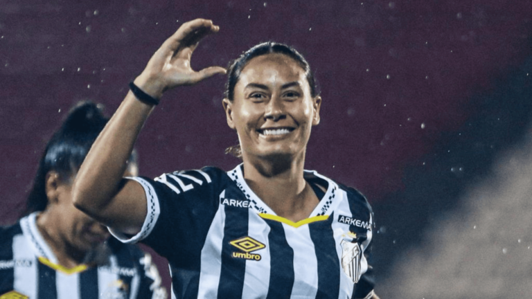 Carol Baiana marcou o gol das Sereias no empate contra o Cruzeiro (Foto: Reinaldo Campos/Santos F.C.)