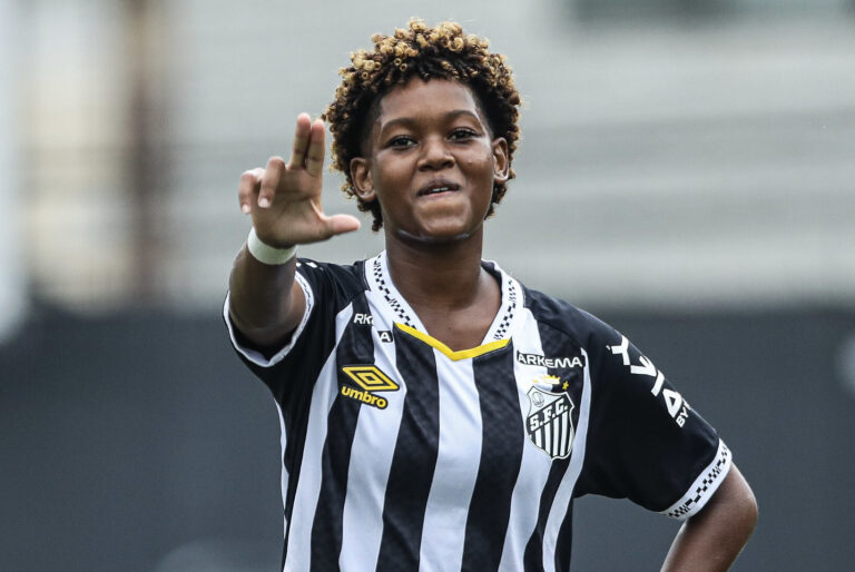 Érika Romão marcou dois gols na partida (Foto: Reinaldo Campos/Santos F.C.)