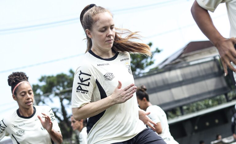 Ketlen retorna aos treinos no CT Rei Pelé (Foto: Reinaldo Campos/Santos FC)