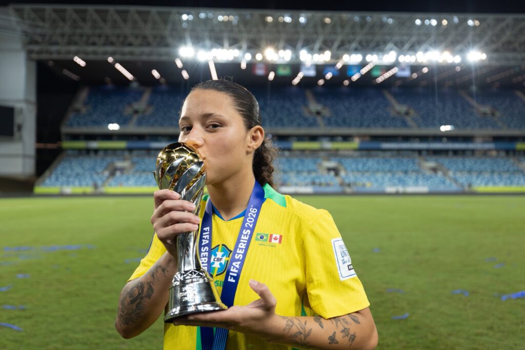 Evelin Bonifácio é campeã do FIFA Series com a Seleção Principal. (Foto: Lívia Villas Boas | Staff Images Woman/CBF)