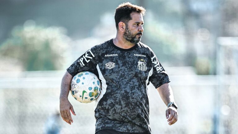 Caio Couto conquista marca importante no Santos. (Foto: Reinaldo Campos/Santos F.C.)