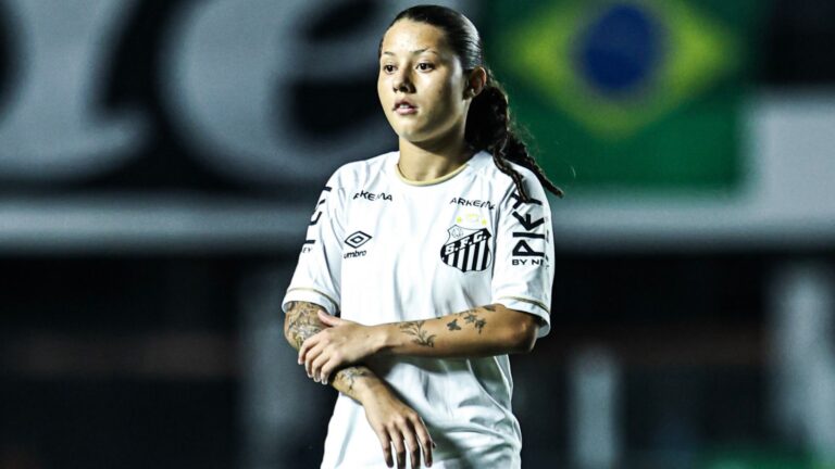 Evelin Bonifácio foi um destaques no clássico. (Foto: Reinaldo Campos/Santos F.C.)