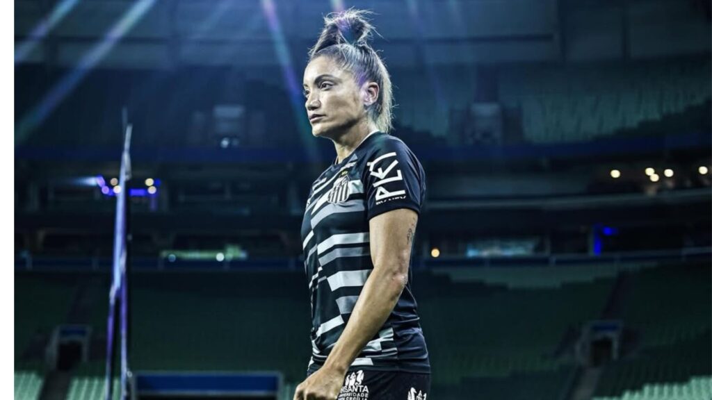 Laryh lamenta resultado no clássico. (Foto: Reinaldo Campos/Santos F.C.)