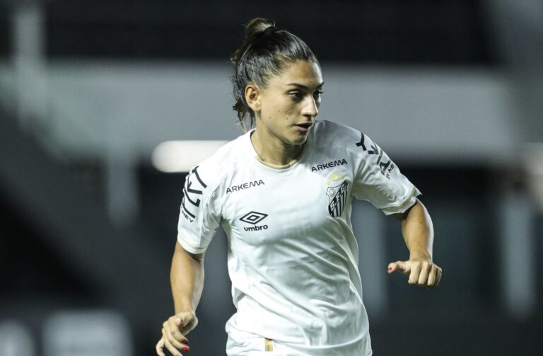 Letícia Santos voltou a ser titular no Santos (Foto: Reinaldo Campos/ Santos FC)